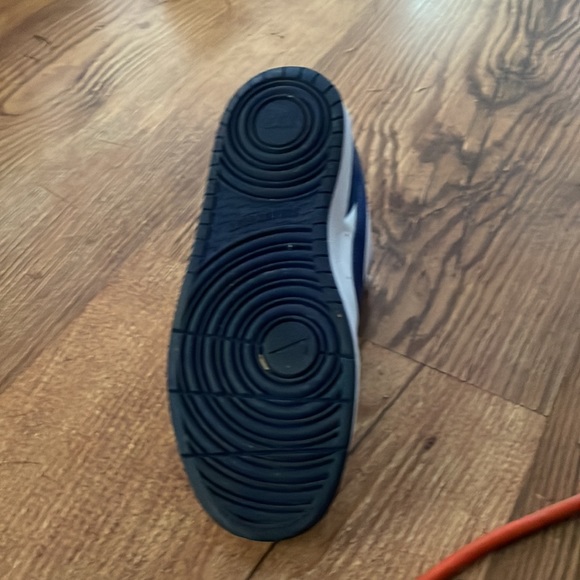 I need money for bills - Picture 2 of 5